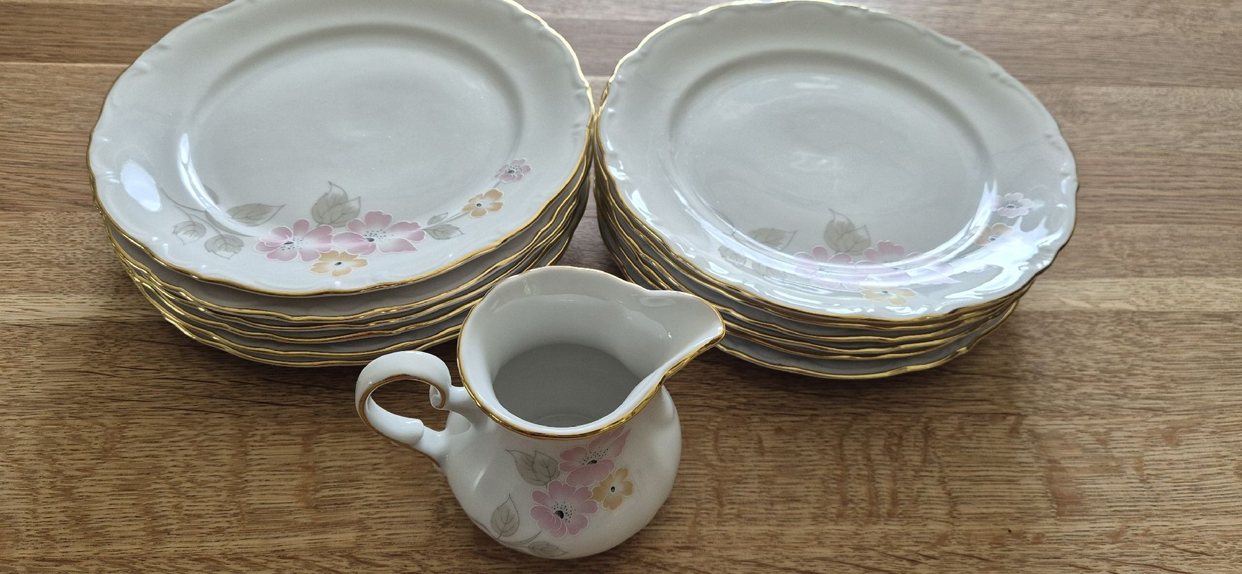 Winterling Set di piatti: 12-er Set Dessertteller mit Milchkrug – Usato da Balsthal venduto da Koala606
