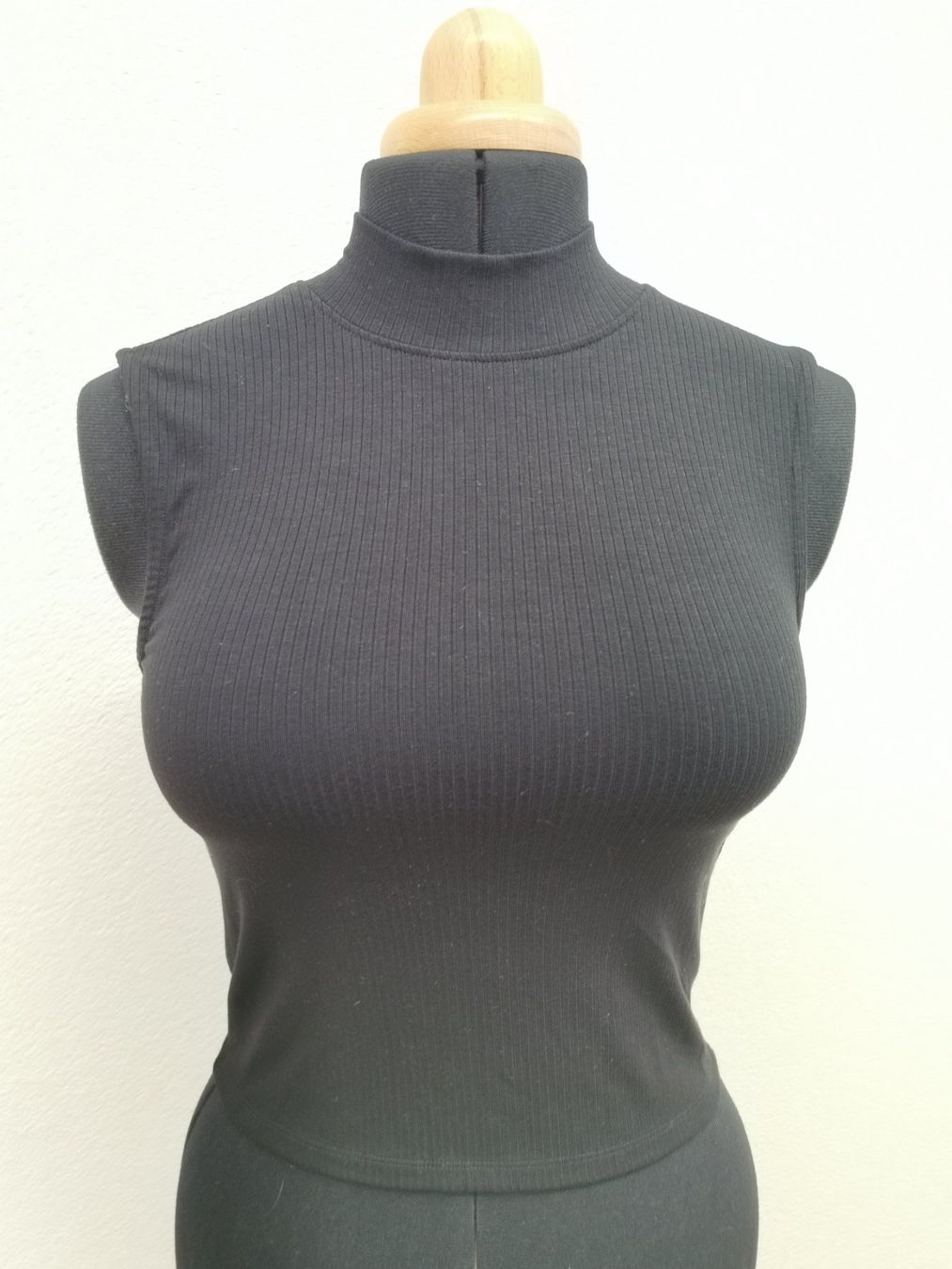 Vero Moda Top: VERO MODA Schwarzes Top Grösse M – Usato da Schaffhausen venduto da Restwert_SH 2