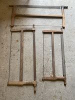 Drei alte  Gestellsägen Kippsäge aus Holz antik