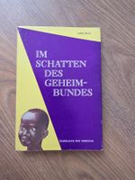 Im Schatten des Geheimbundes. Erzählung aus Kamerun.