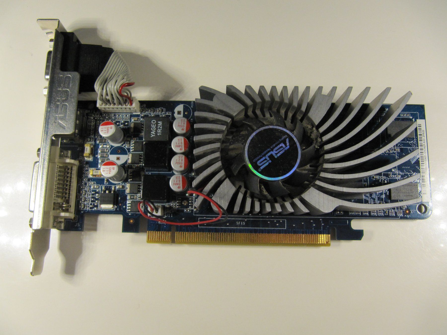 Asus PCs: ASUS C682MF I   REV. 1.00  #P1 – Gebraucht aus Basel von Ruben2210