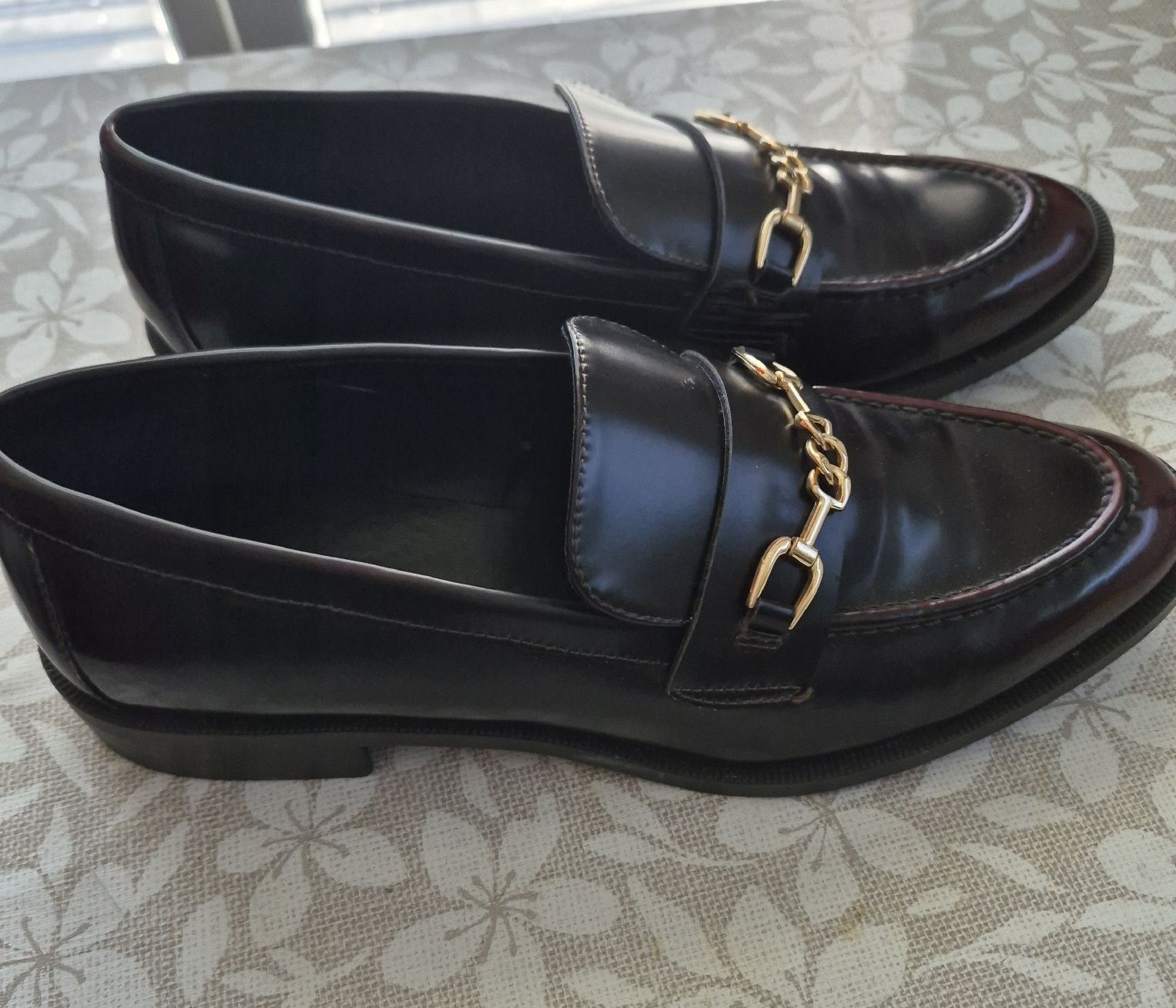 Zara Scarpe da donna: Mocassins Zara bicolores  – Usato da Collonges venduto da cam_72xf 1