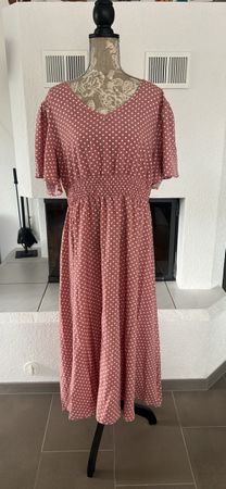 Süsses Sommerkleid mit Pünktchen Gr. XXL