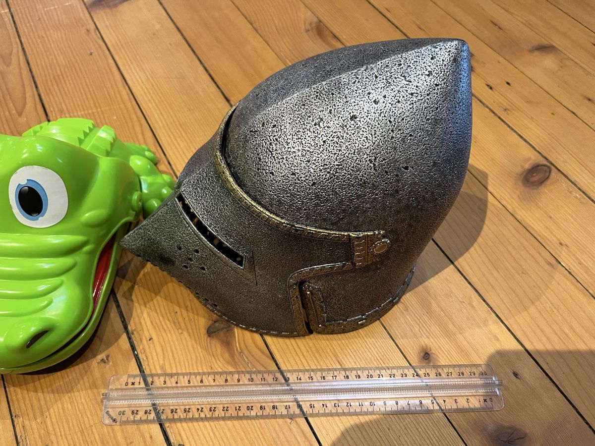 Giocattoli: Ritterhelm und Froschspiel Speizeugset – Usato da Schönenwerd venduto da Phipsz 2