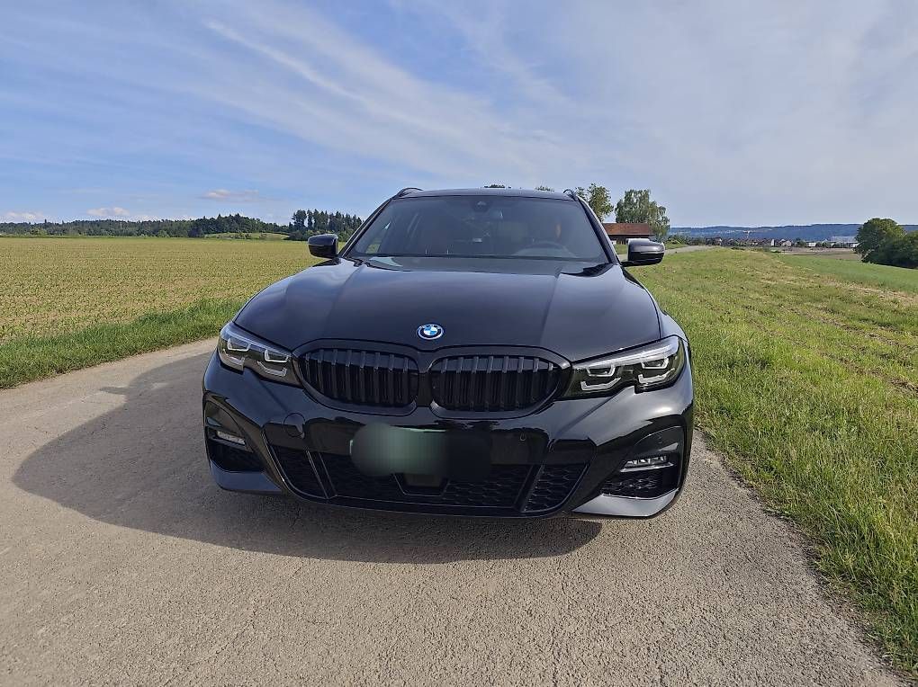 BMW Automobili: BMW 330e xTouring Hybrid M Paket – Usato da Dietlikon venduto da rotshalimar 1