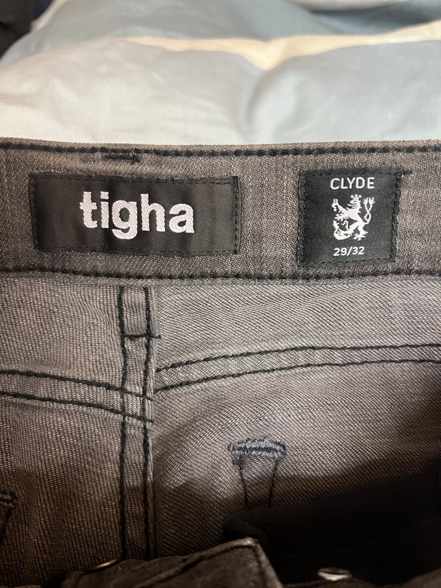 Jeans: Tigha Clyde Jeans Grey Distressed Look. Size 29/32. – Gebraucht aus flawil von KauzigerBergeremit 5