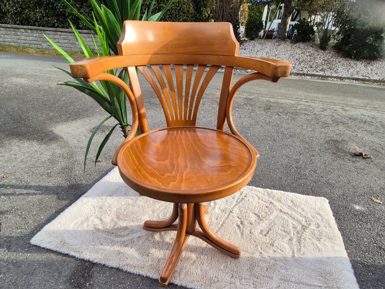 Stühle: Chaise en bois pivotante ancienne – Gebraucht aus Fully von tameab 1