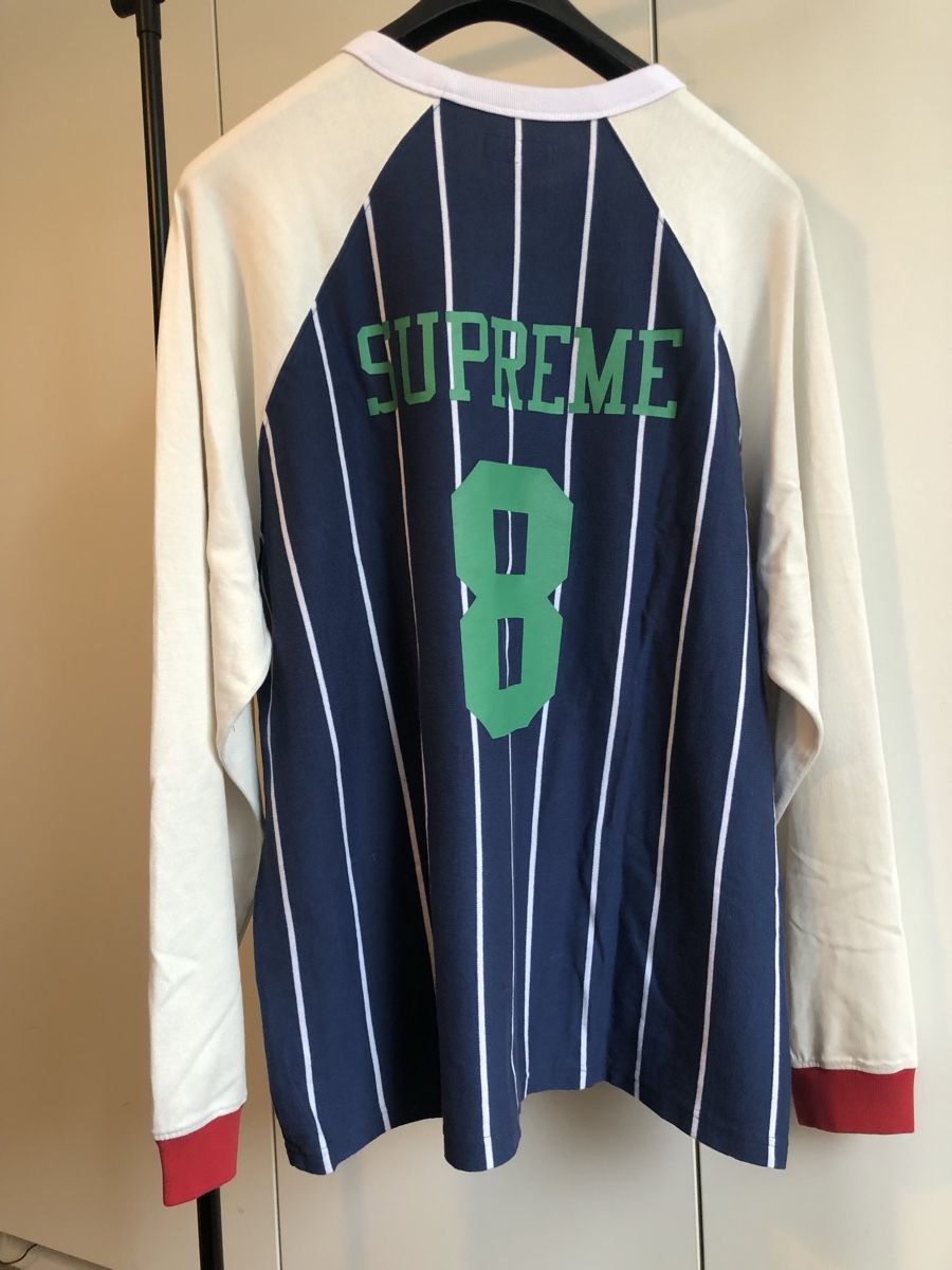 Pulls & Sweat-shirts: Pull SUPREME neuf – Neuf (Voir description) à Lausanne par Fan_pt7s