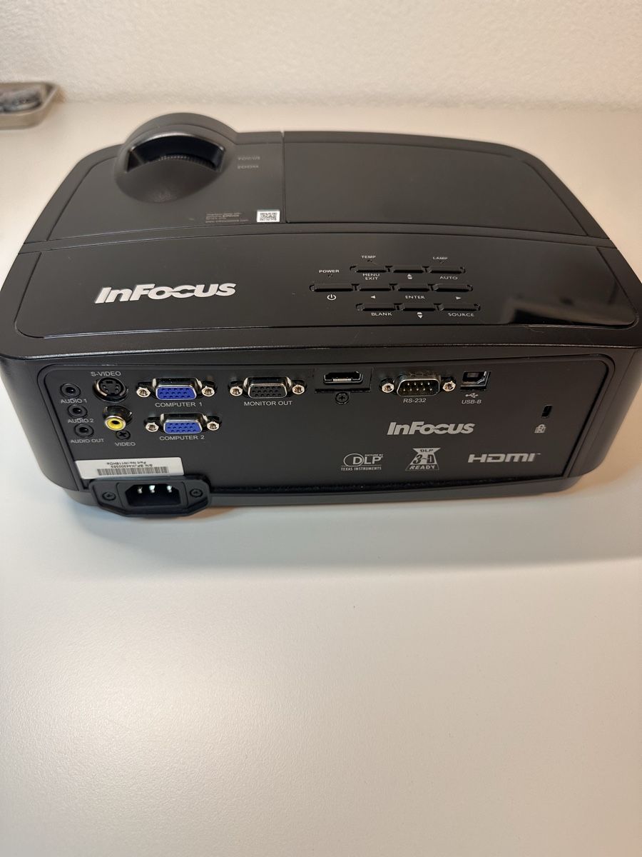 Infocus Videoprojektoren: InFocus IN118HDa Beamer HDMI DLP 3D Ready – Gebraucht aus steffisburg von releve 1