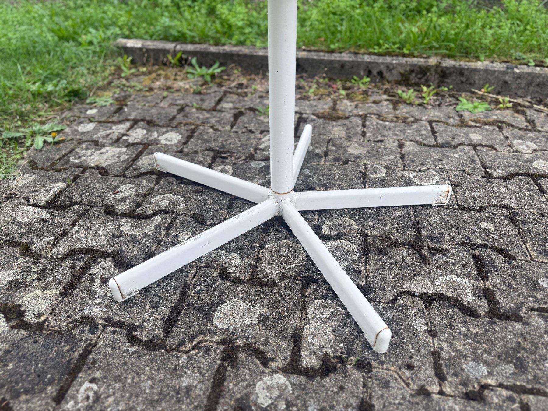 Schaffner Tavoli: Schaffner Tisch // Metall – Usato da Schinznach-Dorf venduto da mix 8