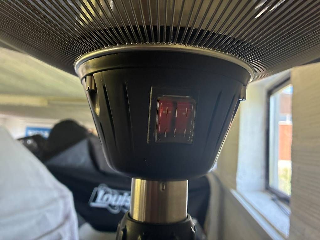 Radiatori: Heizstrahler 2100W / 3 stufig – Usato da Luzern venduto da Nautico 1