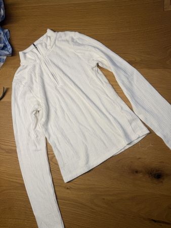 Weisser Rippstrick-Pullover mit Reissverschluss – Grösse M