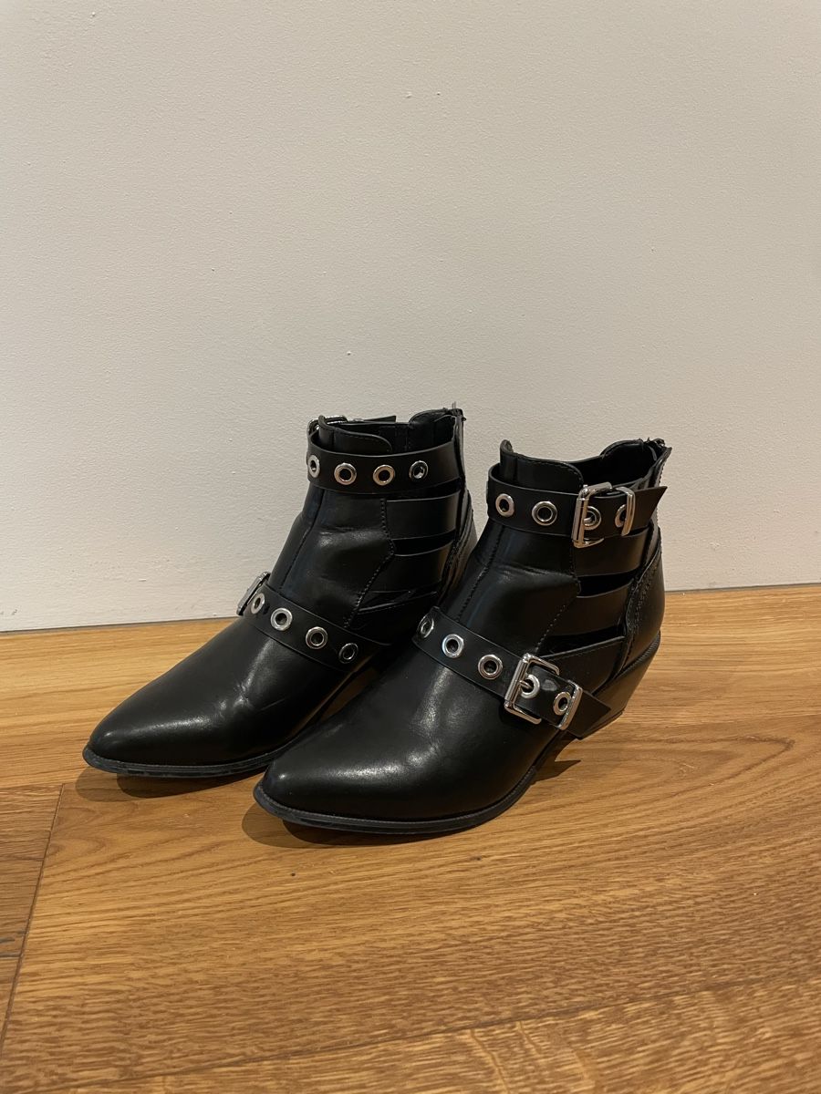 Only Scarpe da donna: Stiefeletten Kunstleder – Usato da Zofingen venduto da silbosja