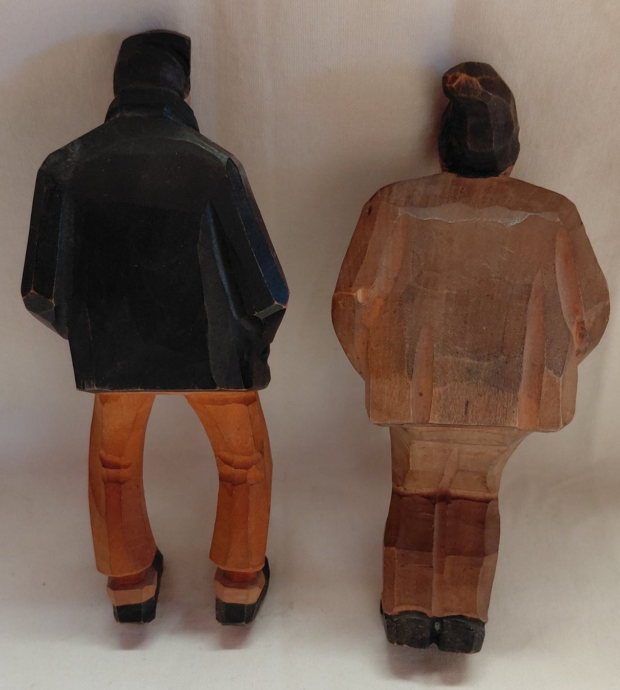 Statuette: 2  Holzfiguren handgeschnitzt bemalt – Usato da Trogen venduto da Limboo 2