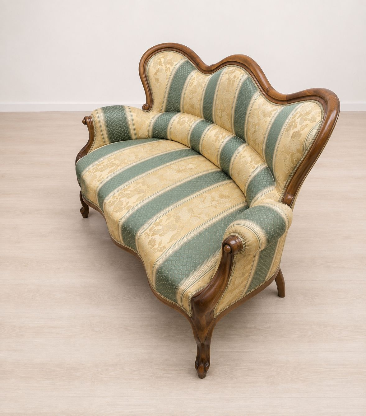 Divani: Elegantes Vintage-Sofa – Nuovo (secondo la descrizione) da Endingen venduto da B_2_BPP 1