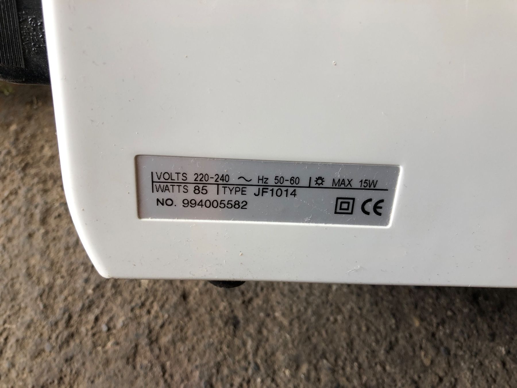 Novamatic Macchine da cucire: Machine à coudre Novamatic Janome Fust – Usato da Chénens venduto da Touta1franc 3