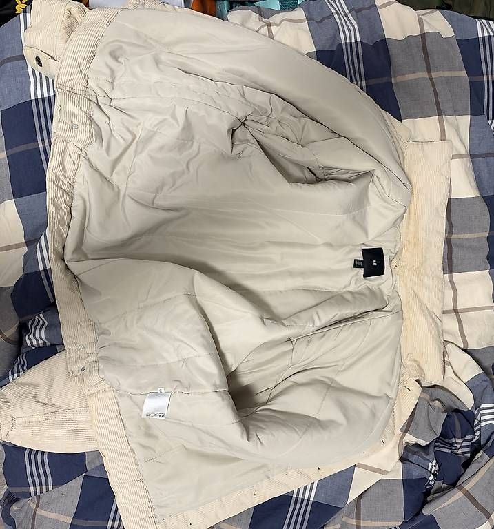 Giacche: Veste blanche en laine  – Nuovo e nell'imballaggio originale da La Croix (Lutry) venduto da ize_tts8 1