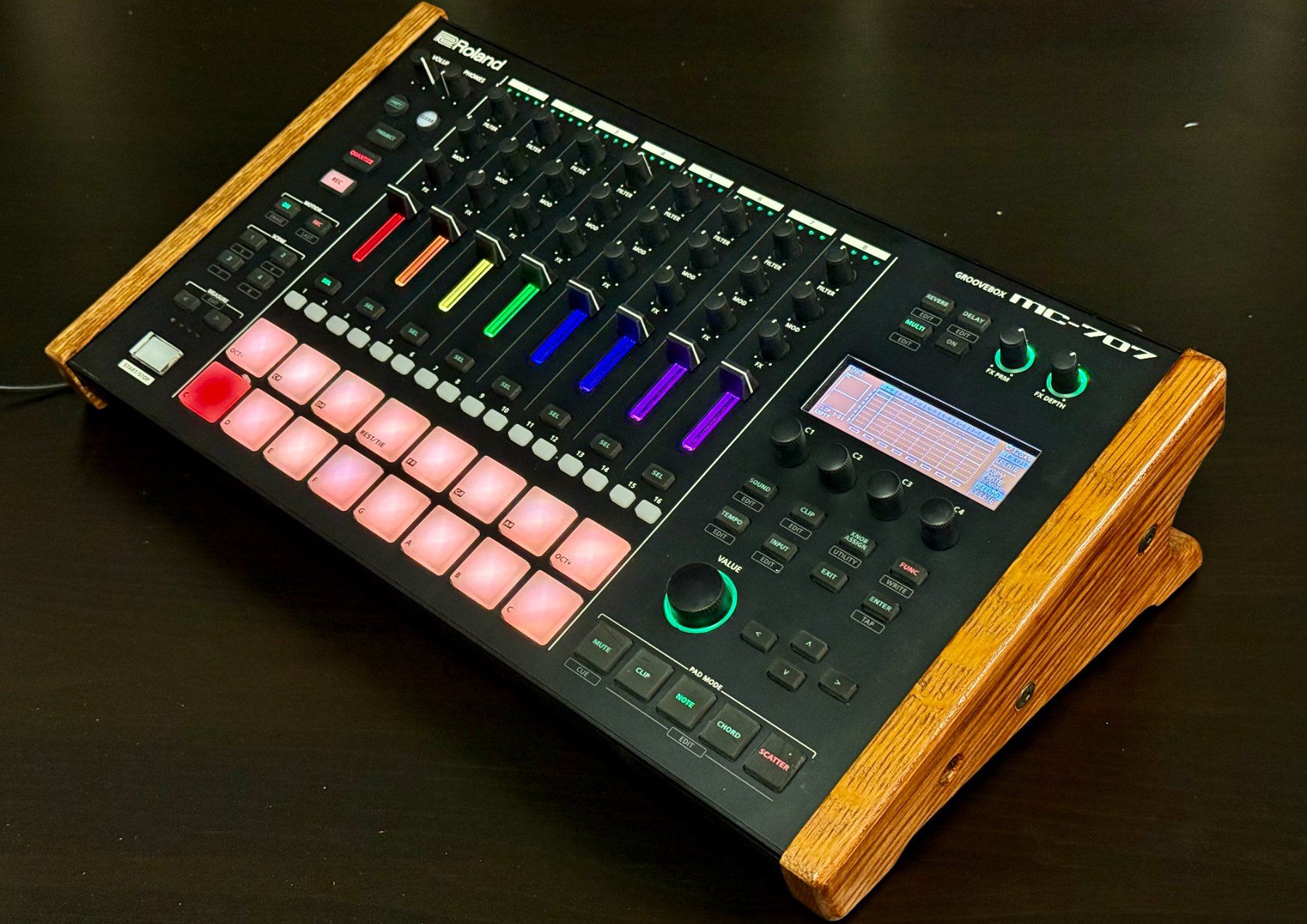 Roland Strumenti musicali: Roland MC-707 Groovebox + Extras – Usato da Wallisellen venduto da ZoltanRakosi 2