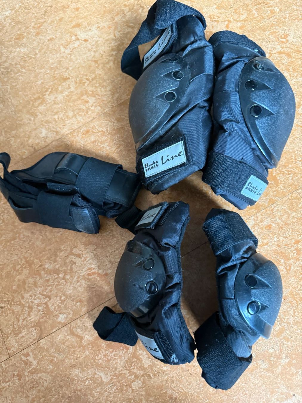 Inline-Skating & Rollschuhe: Inlineskates/Rollschuhe – Gebraucht aus Flawil von Stella_3 6