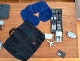 Swissair-Sammlerkonvolut – Büroset, Rechner, Tasche und Reis