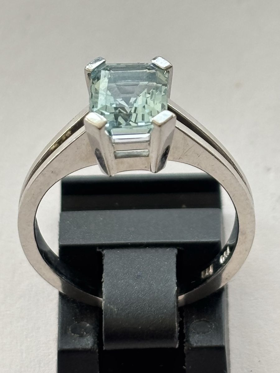 Anelli: Aquamarin Ring 750 Weissgold  – Usato da Langnau am Albis venduto da flusspflege 2