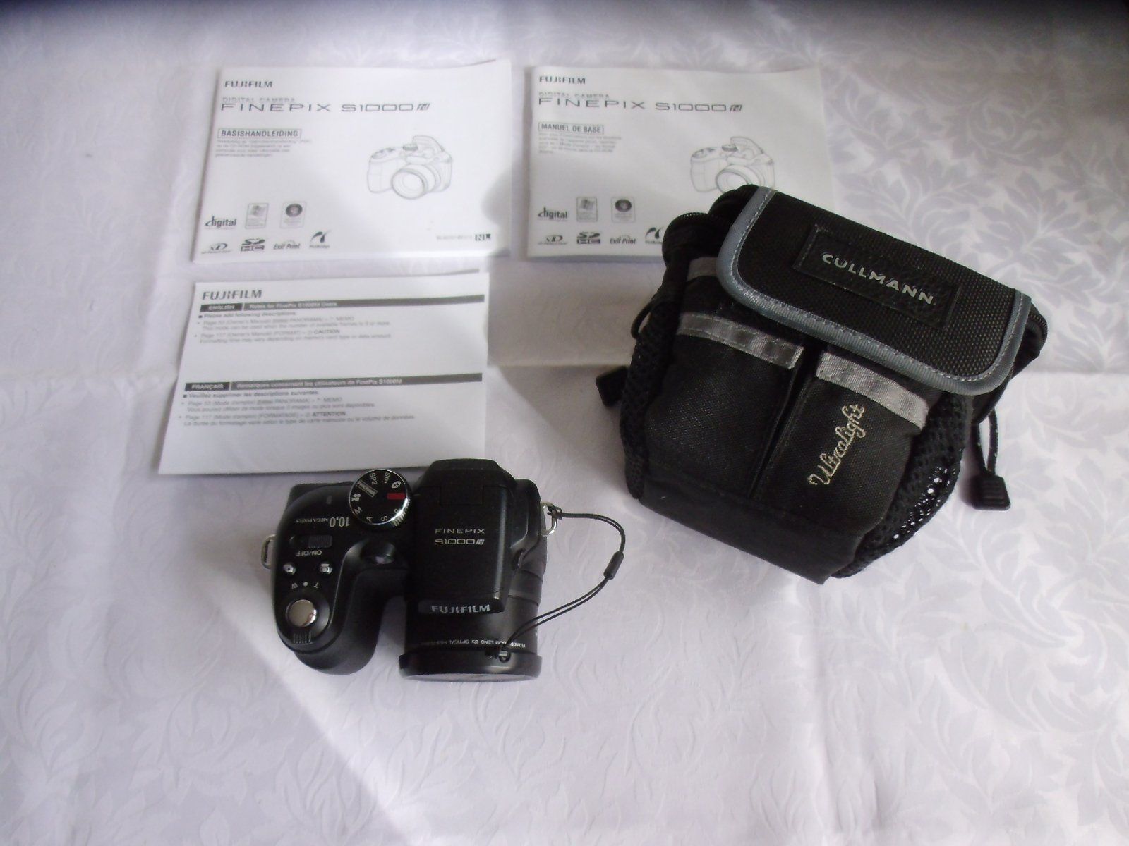 Fotocamera: Kamera Digital Fine Pix 1000fd – Usato da Walenstadt venduto da Pluisa