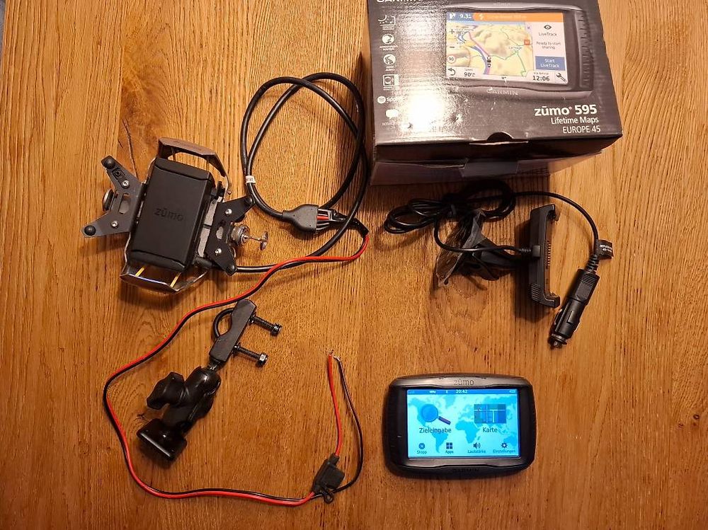 Garmin Zumo 595 LM mit Touratech Halterung (Gebraucht) in Bülach