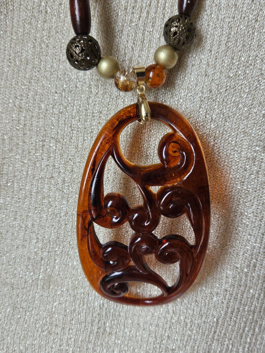 Ketten: Collier bobo pendentif en bakelite imitation corne – Neu und originalverpackt aus Thônex von lacomtessedesfees 1