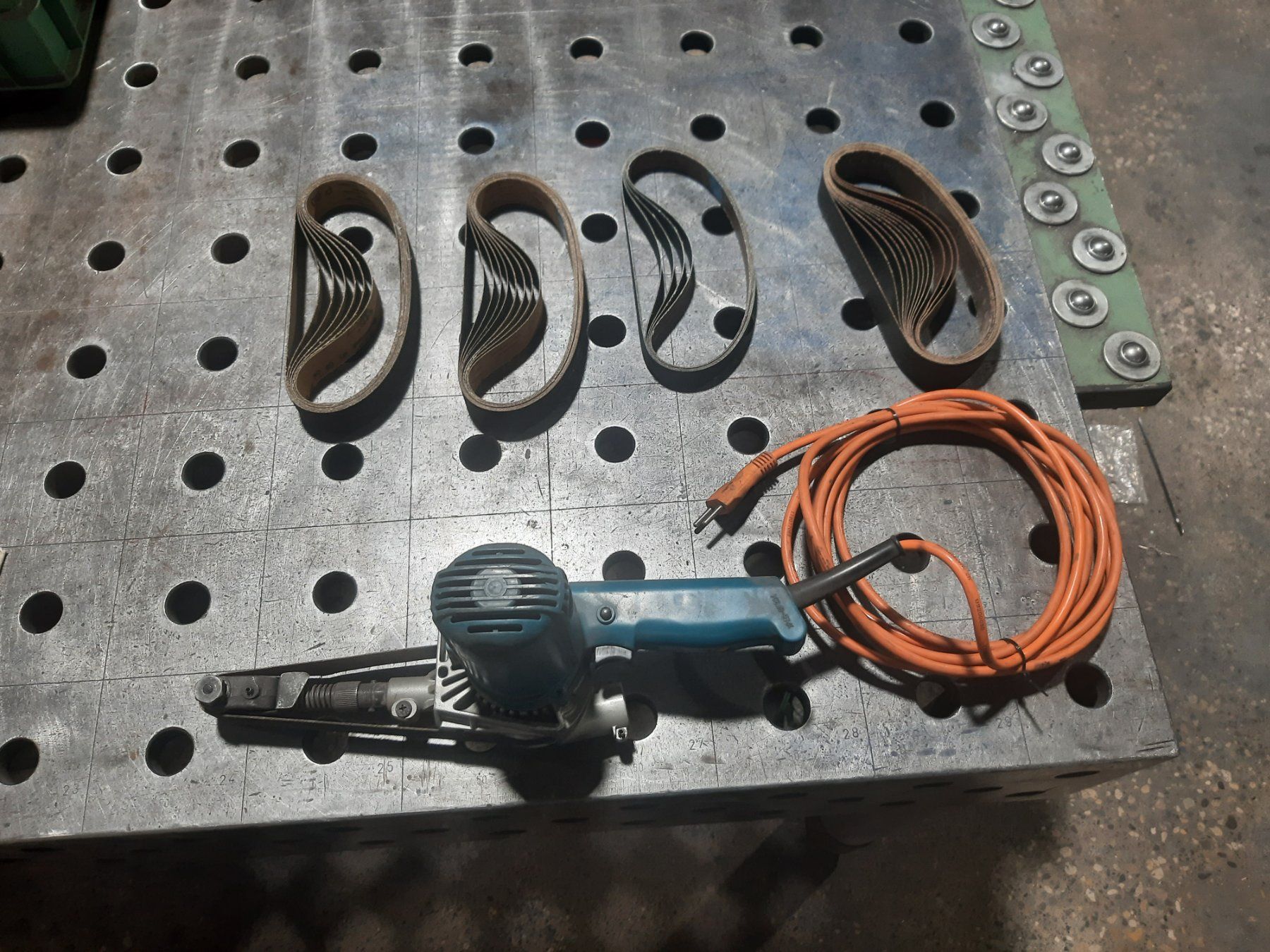 Tutti gli attrezzi: outillage, machines, matériel – Usato da Montsevelier venduto da lachatfred