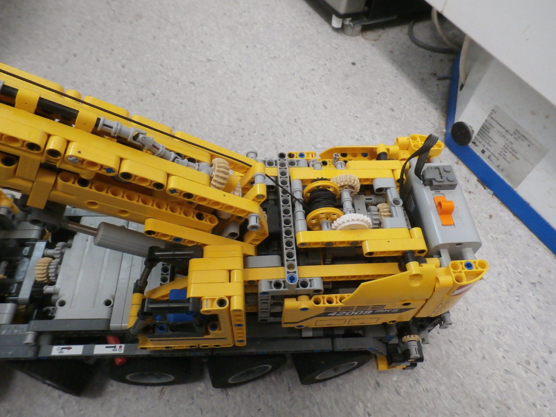Lego Jeux de construction: Lego Technik Lasterkranwagen 42009 – D'occasion à Solothurn par Lego111 5