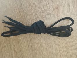 Paar Schnürsenkel / Paire de lacets noirs, 130 cm