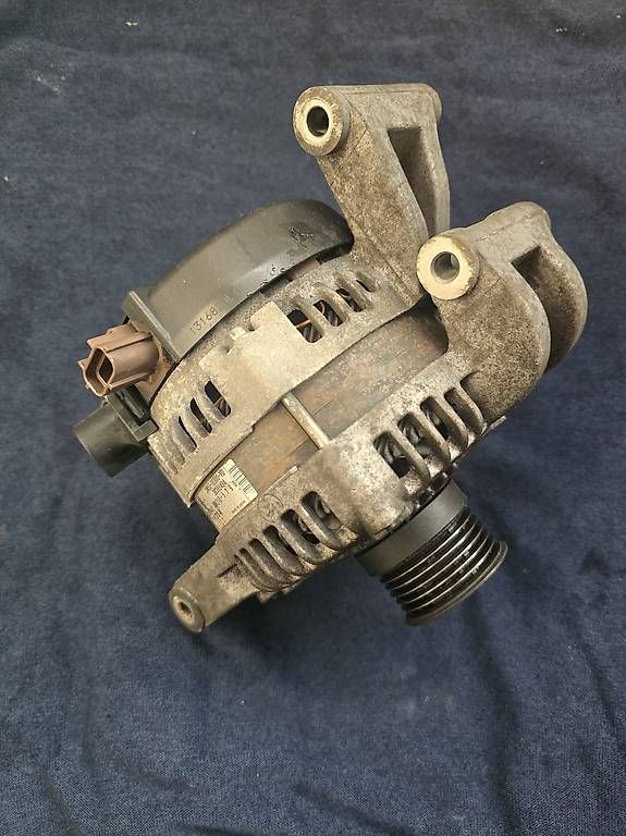 Tutti pezzi di ricambio auto: Liechtmaschine Alternator Ford C Max – Usato da Landquart venduto da spo_87lf 2