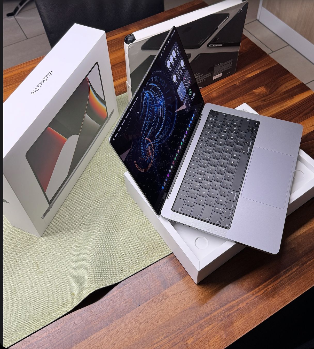 Apple Notebook: MacBook Pro M1  (14", 2021/ 32GB/ 1TB / TOP – Usato da Langenthal venduto da LO-RI-17-11 3