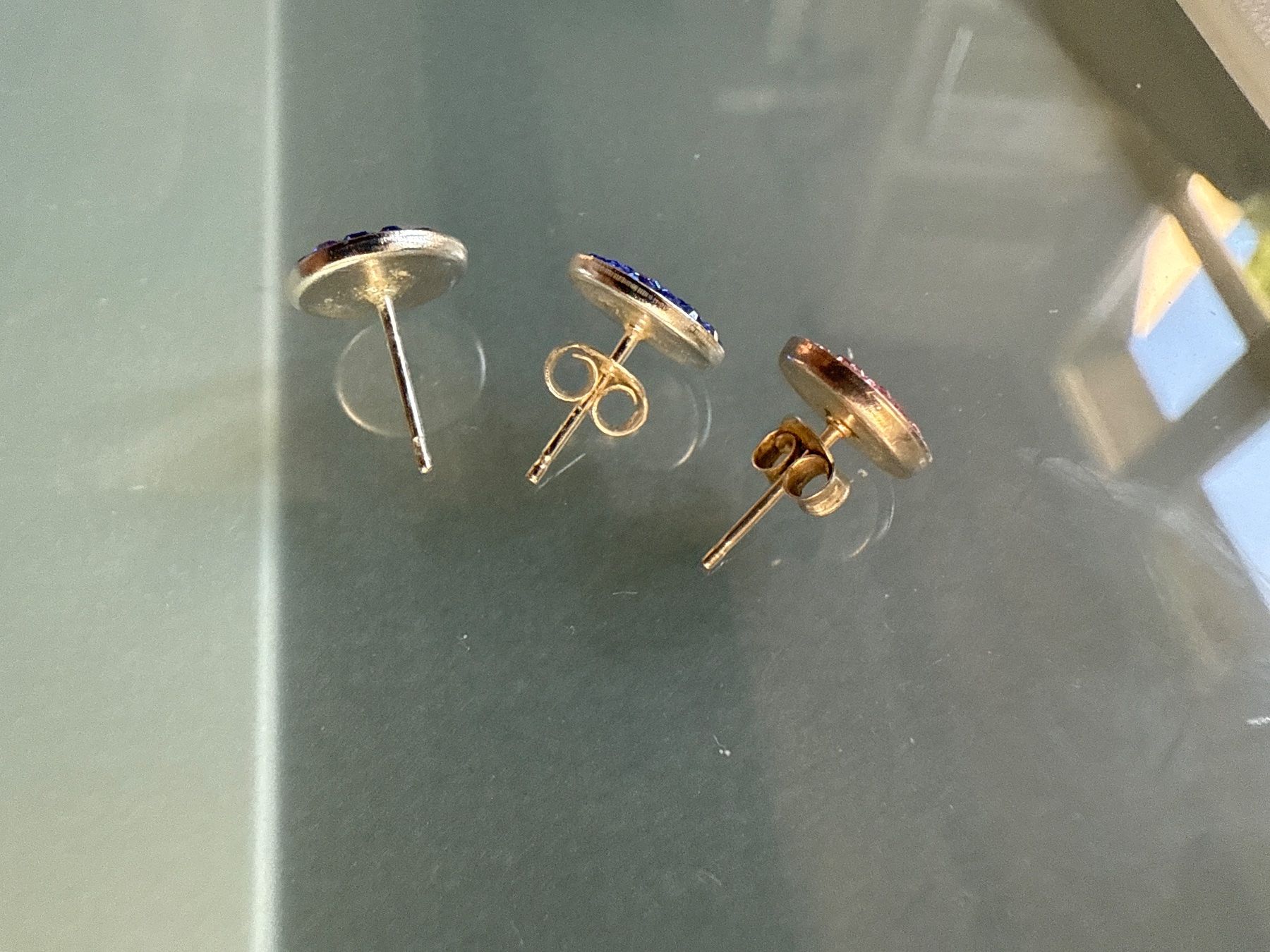 Ohrringe & -stecker: Funkelnde Ohrstecker: Blau und Rosa – Gebraucht aus Weiningen ZH von -Adenin- 8