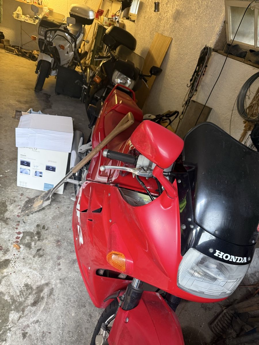 Honda Strasse: Honda 3 stück  – Gebraucht aus Schelten von lon_q928 3