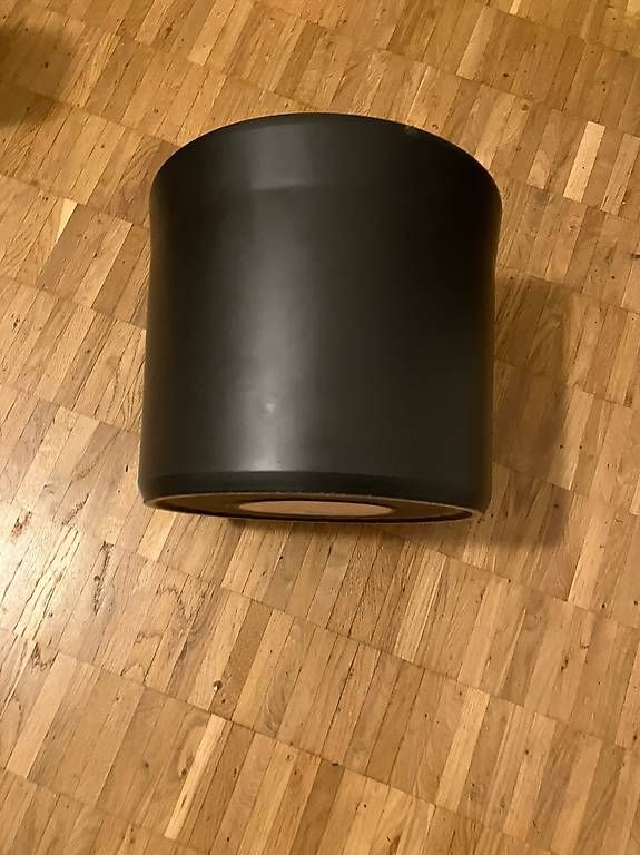Pots de fleurs: Grosser Übertopf schwarz – D'occasion à Basel par jon_z292 2