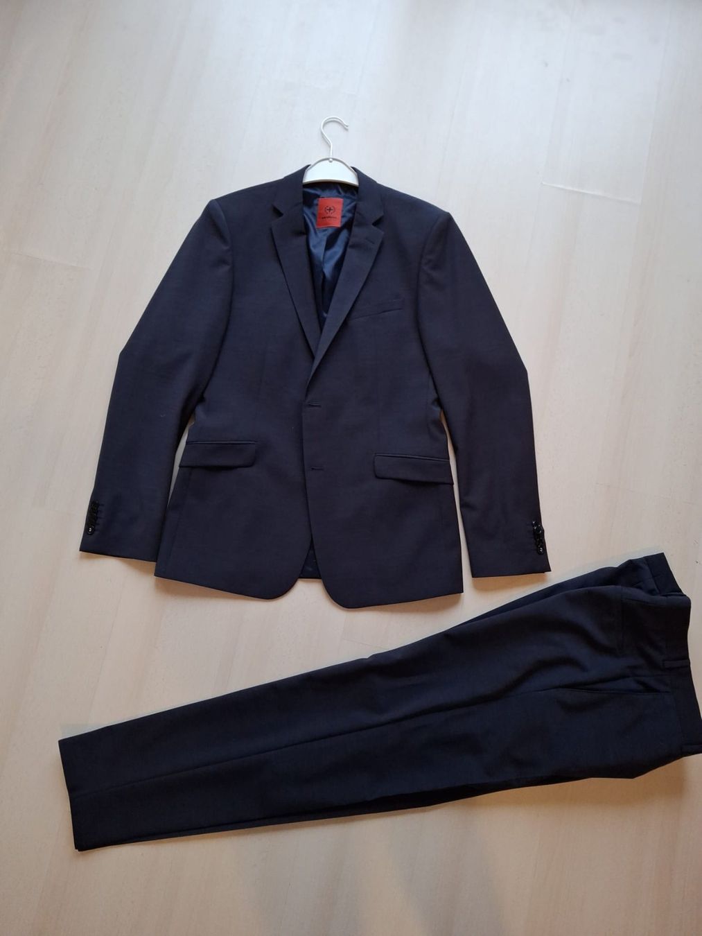 Completi: Strellson Anzug NWT Gr. 48 – Usato da Walterswil SO venduto da Mama_noel