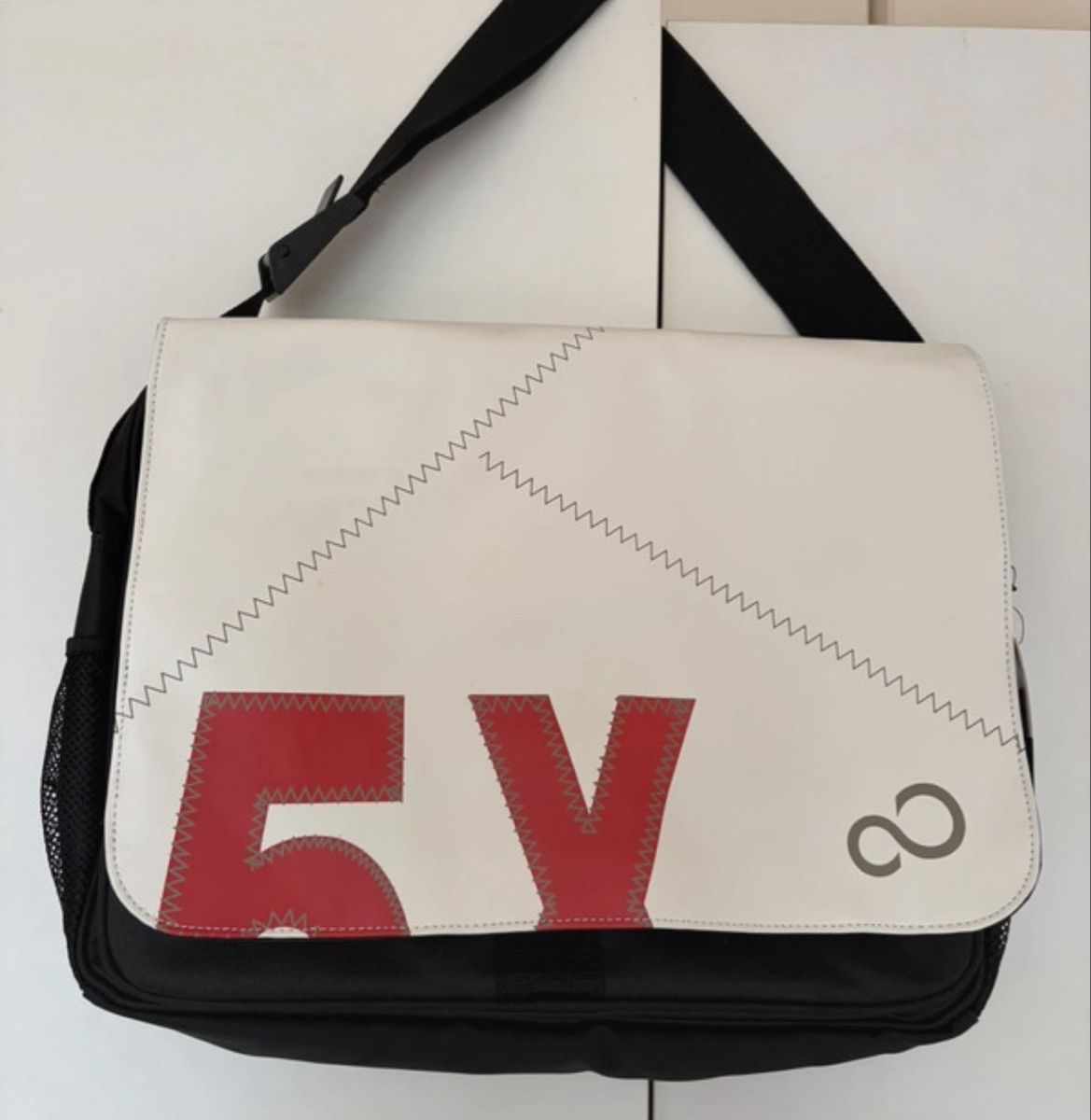 Borse: Laptop Tasche Neu – Nuovo e nell'imballaggio originale da Basel venduto da Brunner.T