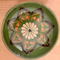 Rustikale Vintage Keramik Schale, grün, Blumenmotiv
