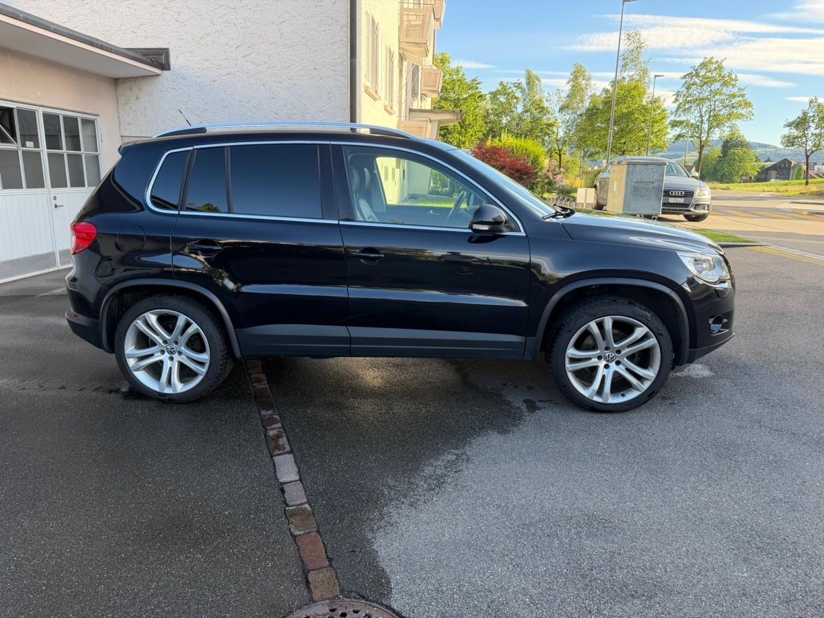 VW Automobili: Vw Tiguan 2.0 TSI  – Usato da Rüti ZH venduto da ES95