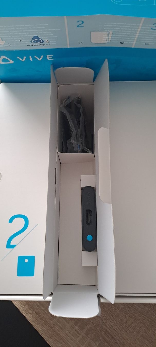 HTC VR Brille: HTC Vive Pro Set inkl. Base Stations 2.0 + Controller 2.0 – Neu (gemäss Beschreibung) aus Rümlang von Frost84x 5