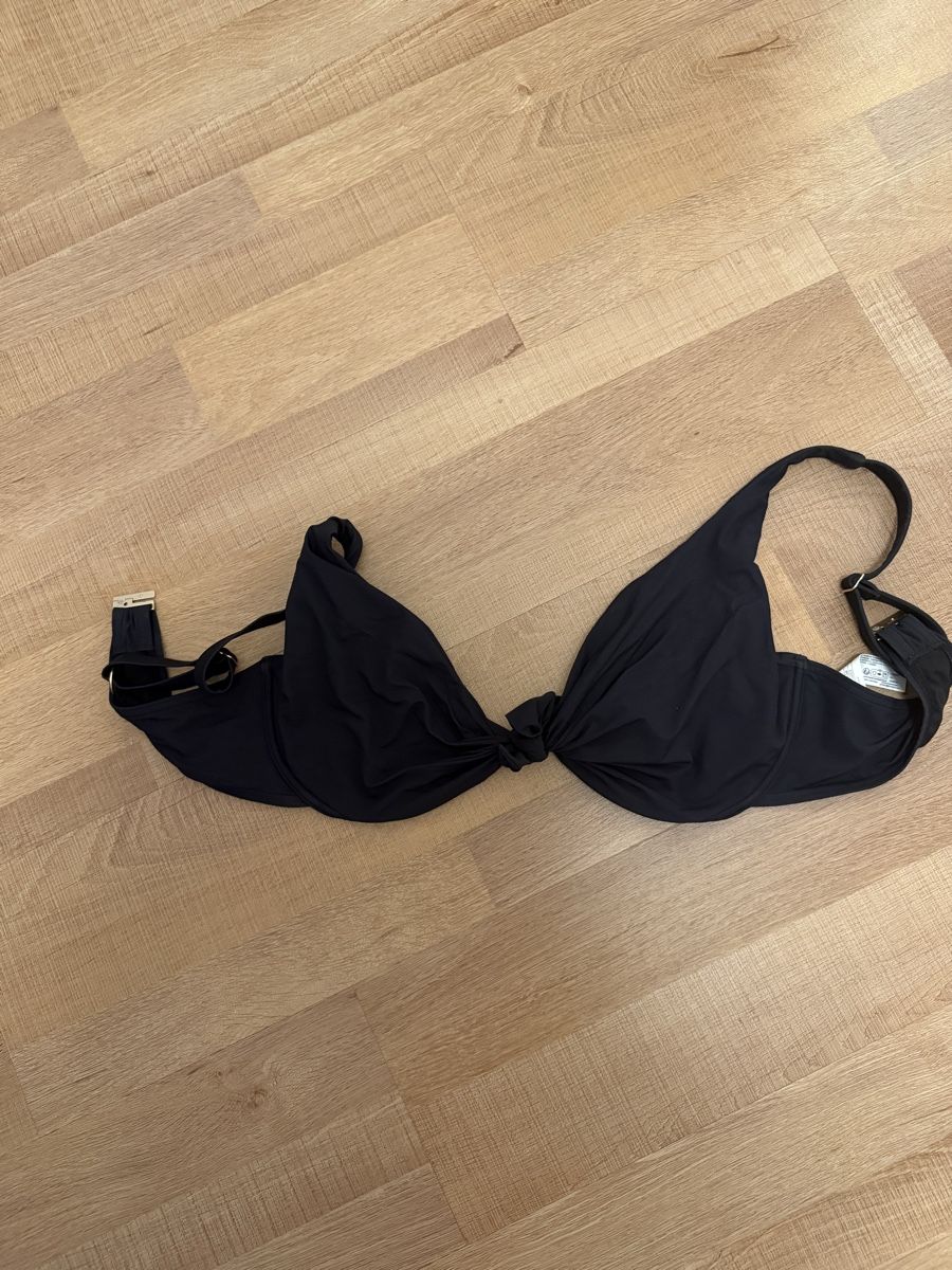 Triumph Costumi da bagno & Bikini: Triumph Bikini-Top "Summer Twist" Gr. 42E, black, top Zustan – Nuovo (secondo la descrizione) da Zürich venduto da gryffindor_aurorin 2