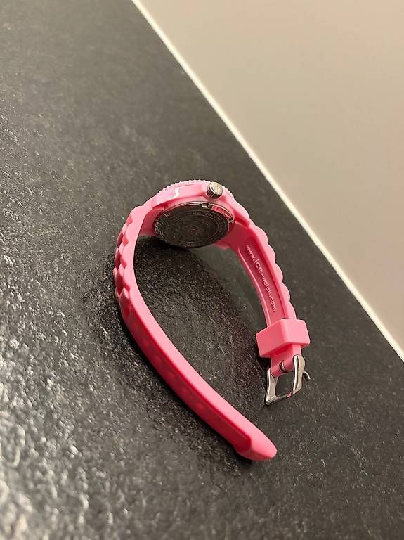 Orologi: Ice-Watch rosa mit Datumanzeige – Usato da Oberdorf SO venduto da sel_wc6w 2