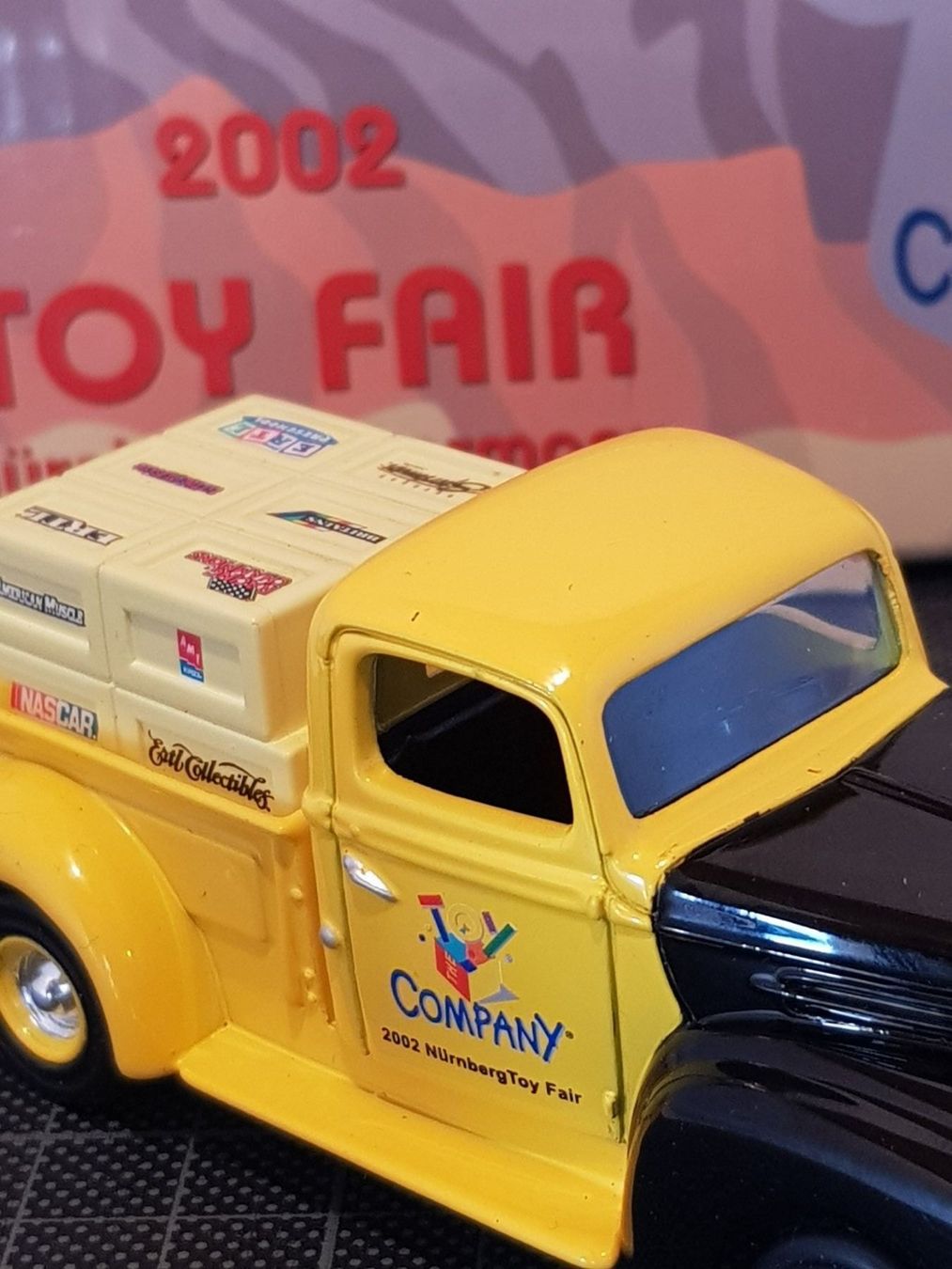 Ford Modellini d'auto: Ford Pick-up – Nuovo e nell'imballaggio originale da Chézard-St-Martin venduto da AlPat-Collections 1