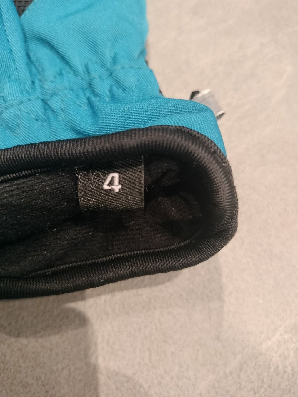 Gants: Kinder Winter-Handschuhe Grösse 4 – D'occasion à Neftenbach par TheKringel 2