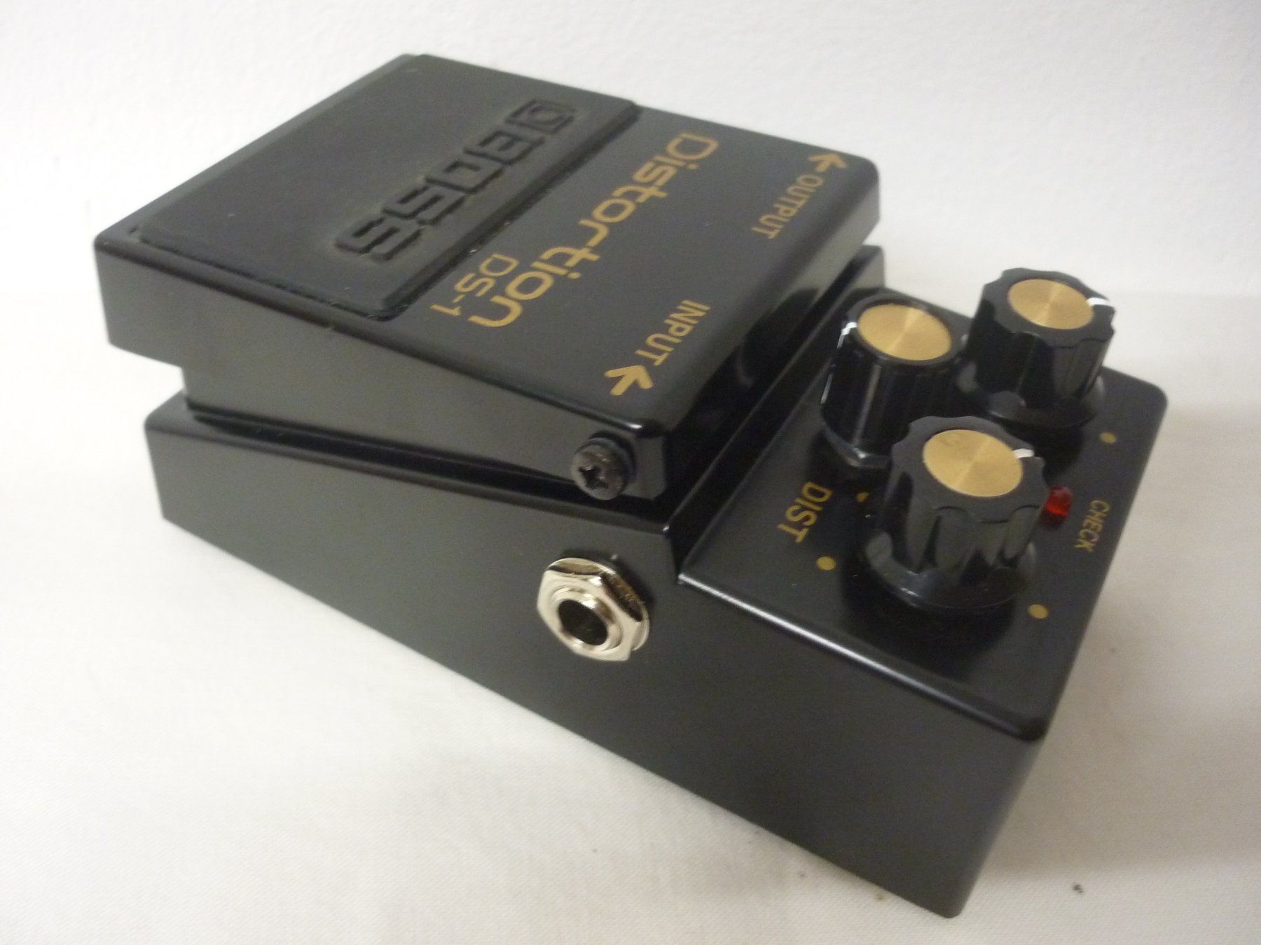 Strumenti musicali: BOSS DS-1 Distortion - 40th ANNIVERSARY Edition! – Usato da Maienfeld venduto da John13 1
