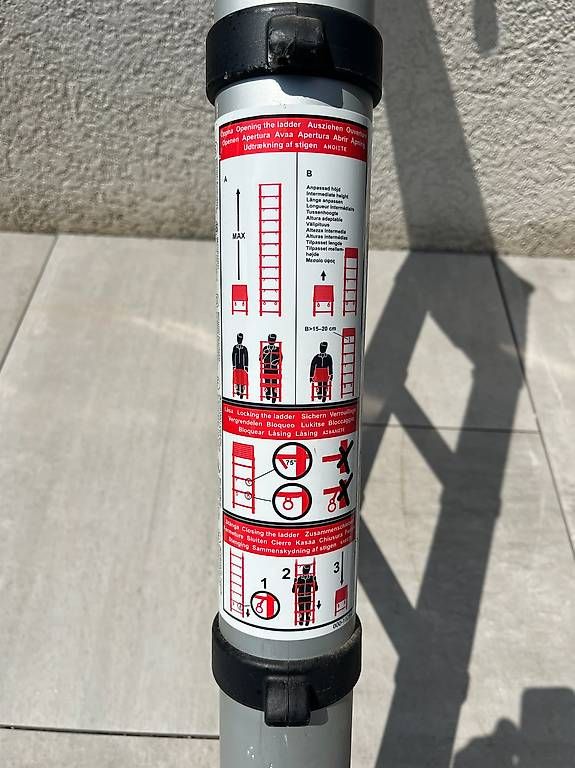 Scale: Telesteps Auszugleiter, Top Zustand. – Usato da Wohlen AG venduto da Hopsinchen 2