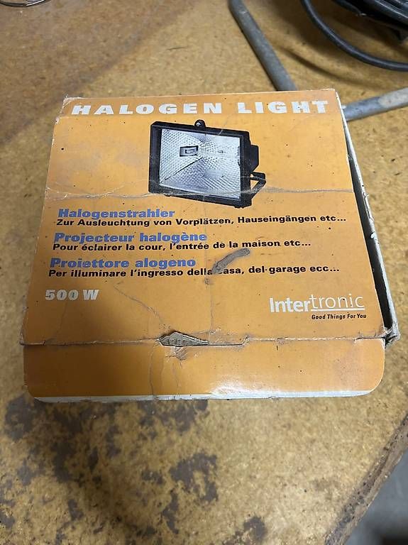 Scheinwerfer: Halogen Scheinwerfer – Gebraucht aus Englisberg von Tobetz