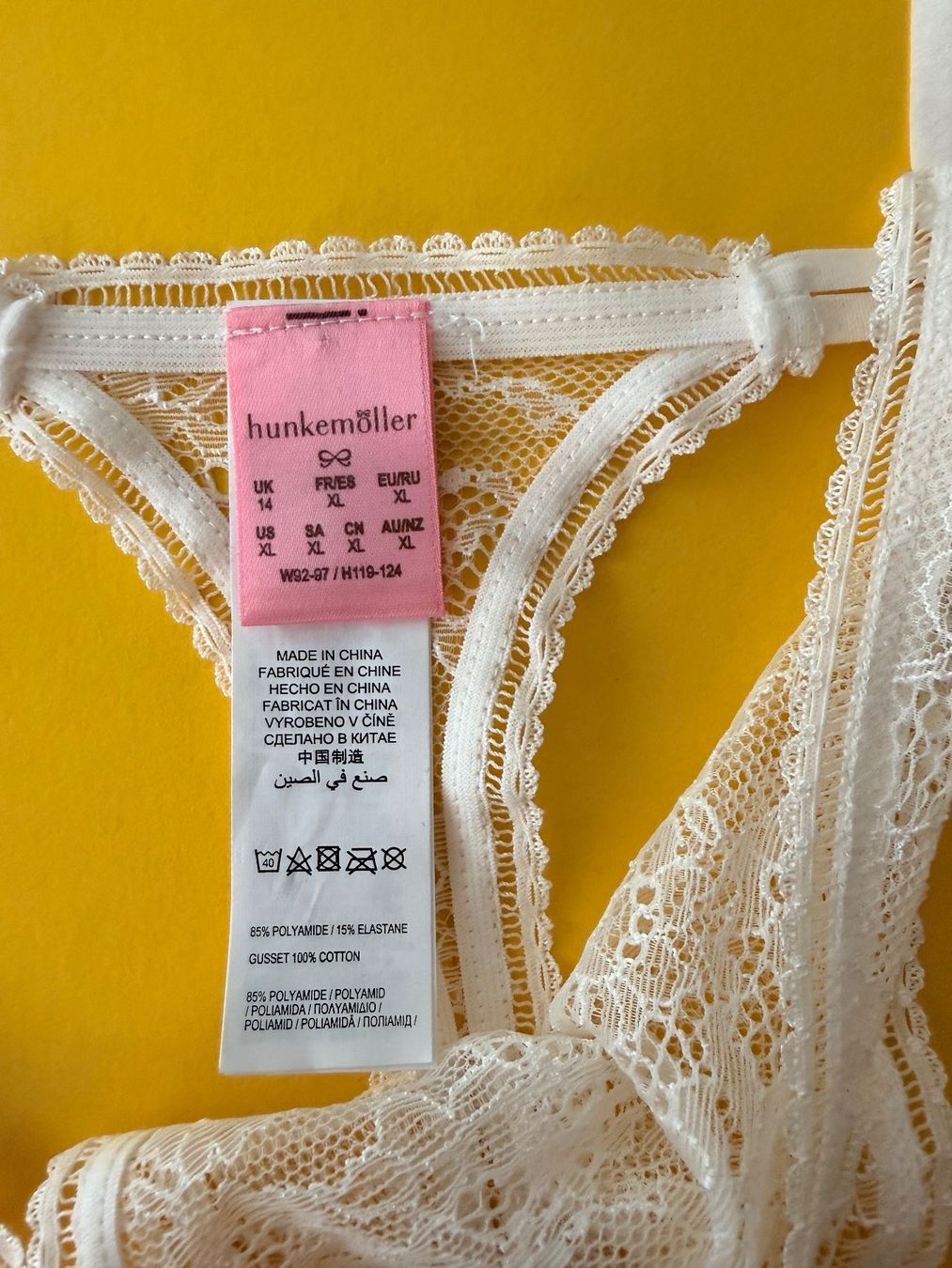 Hunkemöller Autres dessous: HUNKEMÖLLER, String, Grösse XL, Farbe Weiss – Neuf avec emballage d'origine à Rudolfstetten par gst_g7xl 1