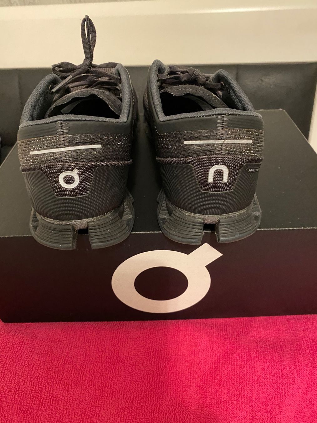 On Scarpe da donna: On schuhe gr.38.5 – Usato da Pfungen venduto da Sheki56 2